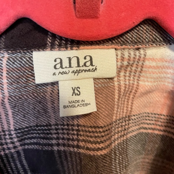 NWT A.N.A. Pink and brown flannel button down - Picture 4 of 5